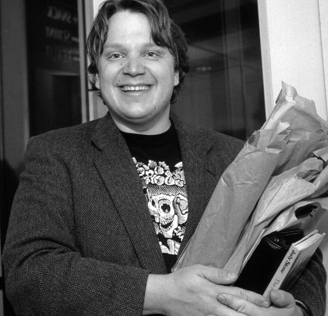 ¤ 𝓗𝓪𝓫𝓵𝓮𝓶𝓸𝓼 𝓭𝓮 𝓒𝓲𝓷𝓮 𝓽𝓮 𝓲𝓷𝓿𝓲𝓽𝓪 𝓪 𝓿𝓮𝓻 ¤         "Entre Monstruos y Belleza: Guillermo del Toro y 'La Cumbre Escarlata'"