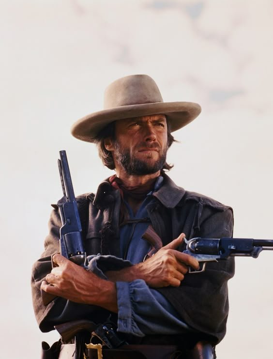 🌟 R͙e͙c͙o͙r͙d͙a͙m͙o͙s͙ e͙l͙ c͙u͙m͙p͙l͙e͙a͙ño͙s͙ d͙e͙ 🌟    Clint Eastwood: Actor, Director y Leyenda del Cine