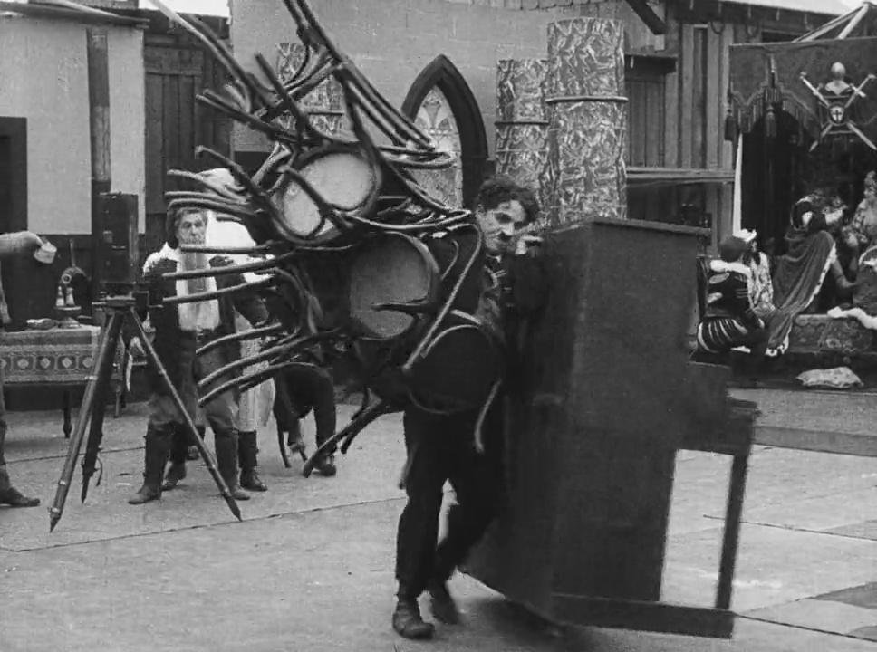 ℝ𝕖𝕔𝕠𝕣𝕕𝕒𝕞𝕠𝕤 𝕖𝕝 𝕖𝕤𝕥𝕣𝕖𝕟𝕠 𝕕𝕖 Charlot, tramoyista de cine