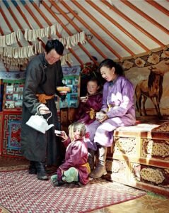 ℝ𝕖𝕔𝕠𝕣𝕕𝕒𝕞𝕠𝕤 𝕖𝕝 𝕖𝕤𝕥𝕣𝕖𝕟𝕠 𝕕𝕖       El perro mongol - La cueva del perro amarillo