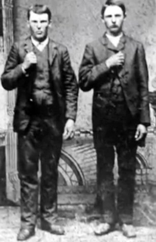 𝓒𝓲𝓷𝓮 𝔂 𝓗𝓲𝓼𝓽𝓸𝓻𝓲𝓪                                                                               Jesse James