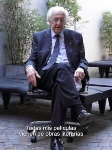 "ᴾᵒʳ ˢᵘᵉʳᵗᵉ ⁿᵒˢ Qᵘᵉᵈᵒ ˢᵘ ᵒᵇʳᵃ"     Manuel Antín
