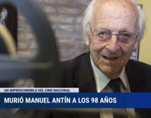 "ᴾᵒʳ ˢᵘᵉʳᵗᵉ ⁿᵒˢ Qᵘᵉᵈᵒ ˢᵘ ᵒᵇʳᵃ"     Manuel Antín
