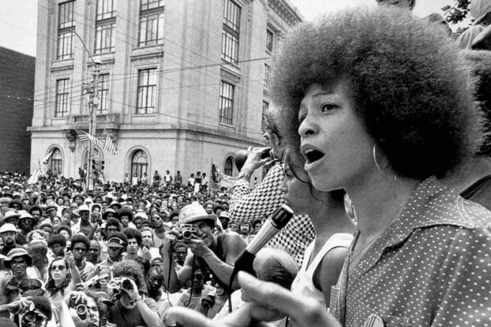 ☝𝙲𝚒𝚗𝚎 𝚢 𝙶é𝚗𝚎𝚛𝚘 📽️ 8M en el cine Conmemorando la Lucha por la Igualdad ✍️ℕ𝕠𝕥𝕒 𝟚/𝟚
