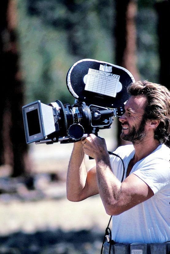 🌟 R͙e͙c͙o͙r͙d͙a͙m͙o͙s͙ e͙l͙ c͙u͙m͙p͙l͙e͙a͙ño͙s͙ d͙e͙ 🌟    Clint Eastwood: Actor, Director y Leyenda del Cine