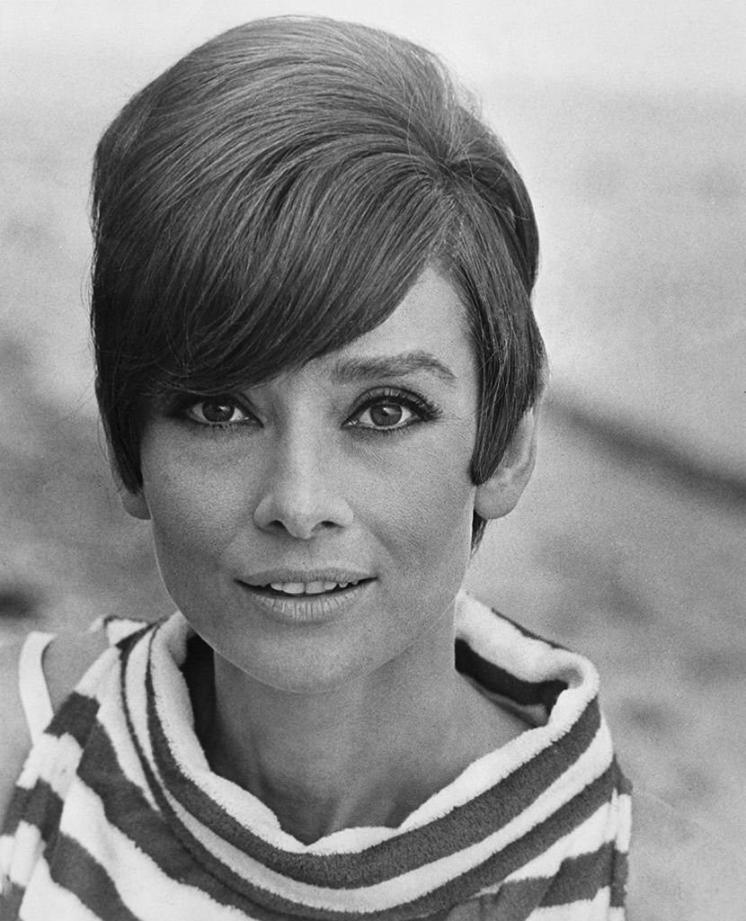 🌟 R͙e͙c͙o͙r͙d͙a͙m͙o͙s͙ e͙l͙ c͙u͙m͙p͙l͙e͙a͙ño͙s͙ d͙e͙ 🌟          Audrey Hepburn
